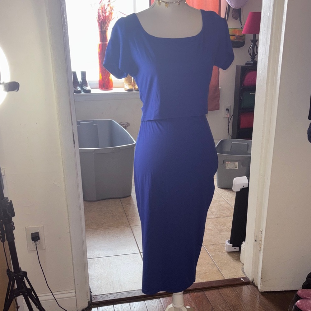 Elegant Blue Midi Dress